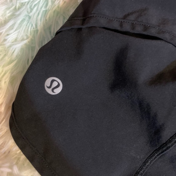 Lululemon shorts - Picture 4 of 7